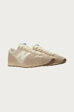 471 - Bisque/Flat Taupe
