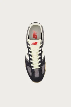 471 - Castlerock/Black