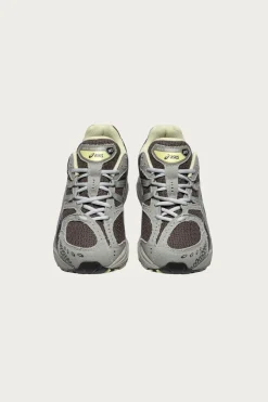18 EAST x Gel-Nimbus 10.1 - Canteen/Abbey Stone