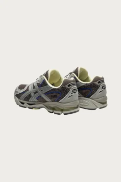 18 EAST x Gel-Nimbus 10.1 - Canteen/Abbey Stone