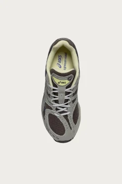 18 EAST x Gel-Nimbus 10.1 - Canteen/Abbey Stone